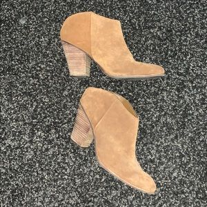Brown suede booties 🧸